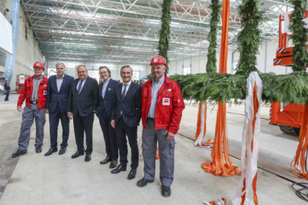 Messe Düsseldorf holds topping-out ceremony for new southern section