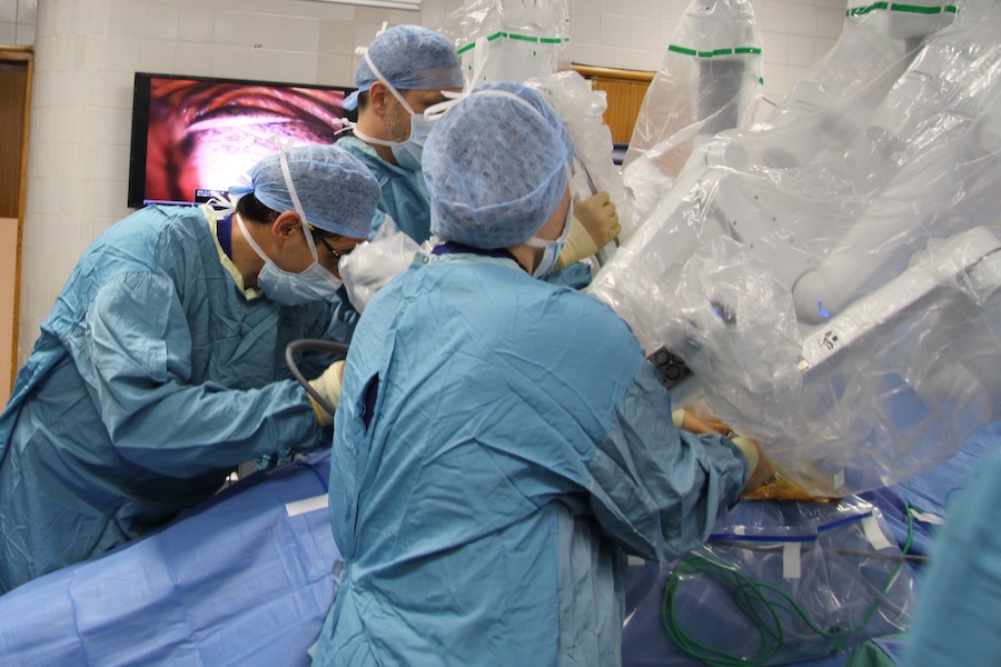 Pioneering robotic thoracic surgery broadcast live from Arab Health